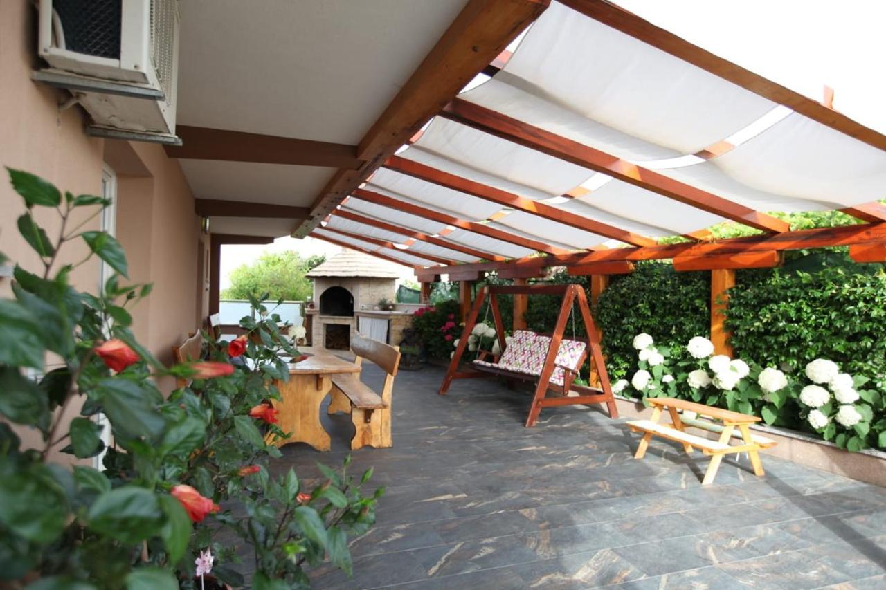 Ana & Marija Apartamento Kaštela Exterior foto